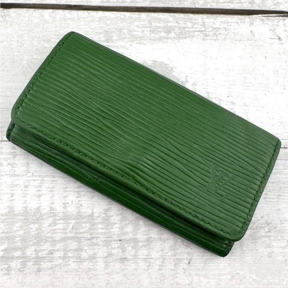 AUTHENTIC Louis Vuitton key holder. Green. - Picture 1 of 15